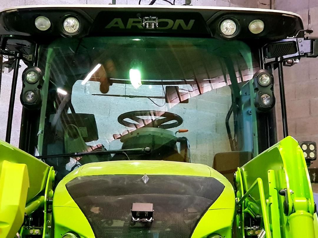 Caméra installée sur tracteur Claas Arion